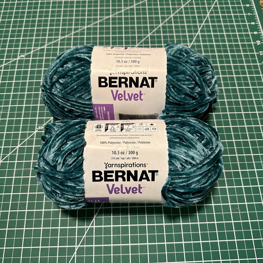 Bernat Velvet Yarn in Teal (Velveteal)